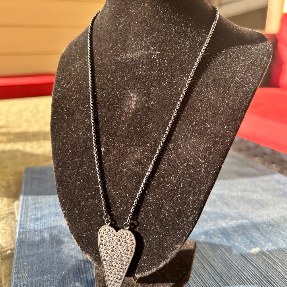 NWT Oak & Ivy Pave Heart Pendant Necklace in black - Picture 4 of 4